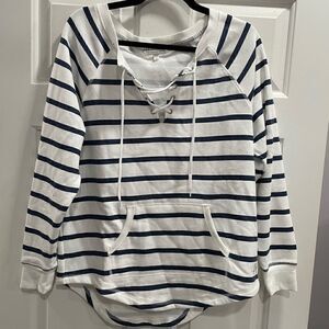 Victoria’s Secret women’s oversize sweatshirt, size Small